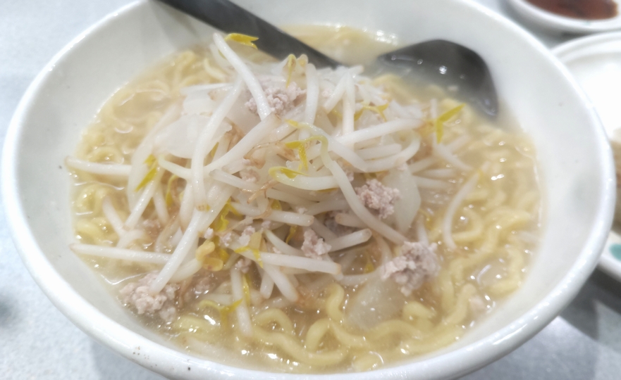 ポプラで塩バターラーメン